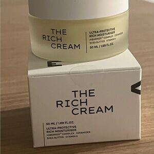 Ultra-Protective Moisturizer - White